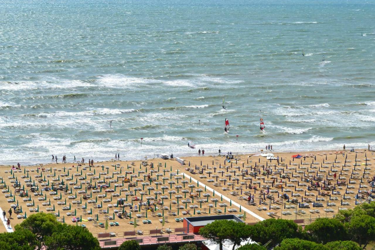 Skyline Lignano Lägenhet Lignano Sabbiadoro Exteriör bild